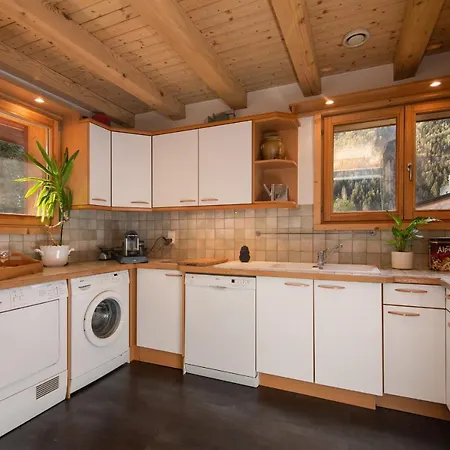 Les Bossons Chalet Sleeps 6 * Chamonix